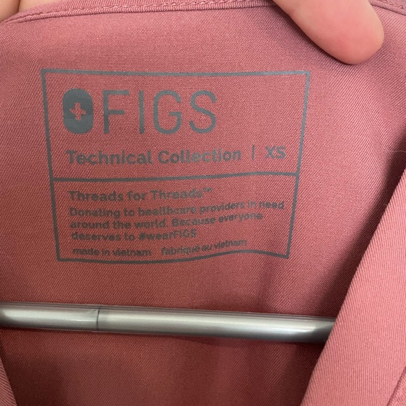 Figs Scrubs Top - Size XS - Color Mauve - Picture 6 of 6